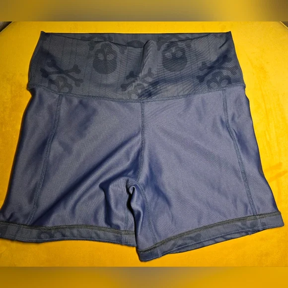 CVG Crossbones Shorts - Picture 6 of 7